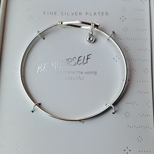 Bracelet fine silver plated.